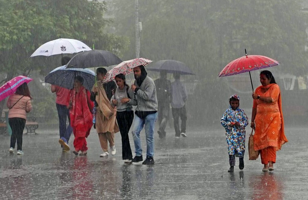 Widespread Showers and Rough Seas Forecast as Weather Turns Unsettled