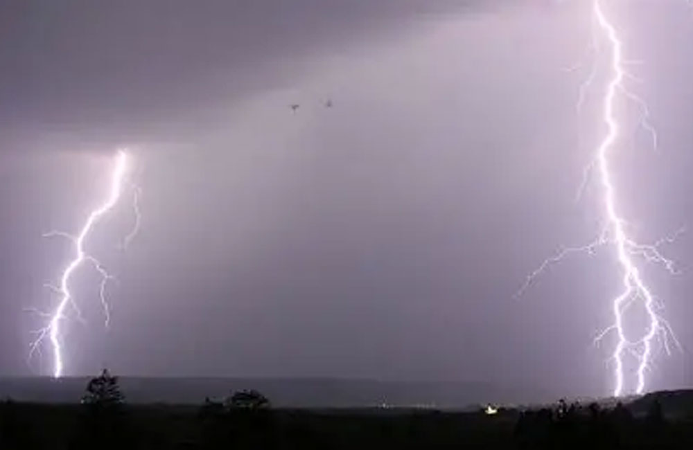 Met Department Issues Severe Lightning Warning for Several Provinces