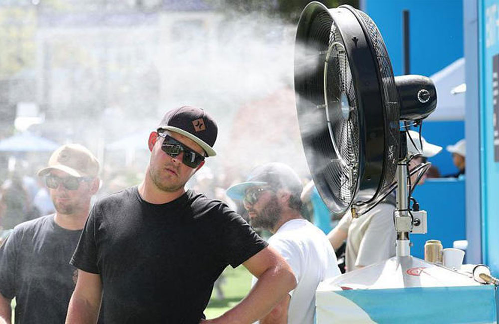 Heatwave warnings across Australia as millions celebrate national day