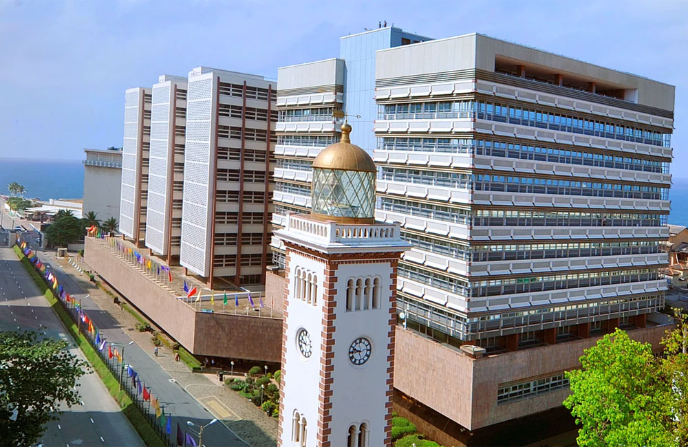 Sri Lanka Faces Reserve Risk amid Pro-Cyclical Rate Cuts