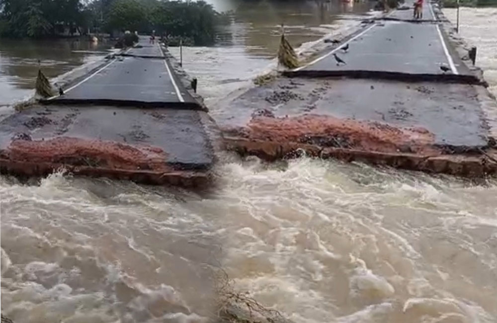 Floodwaters Split Vadduvakal Bridge in Two, Causing Major Transport Disruption
