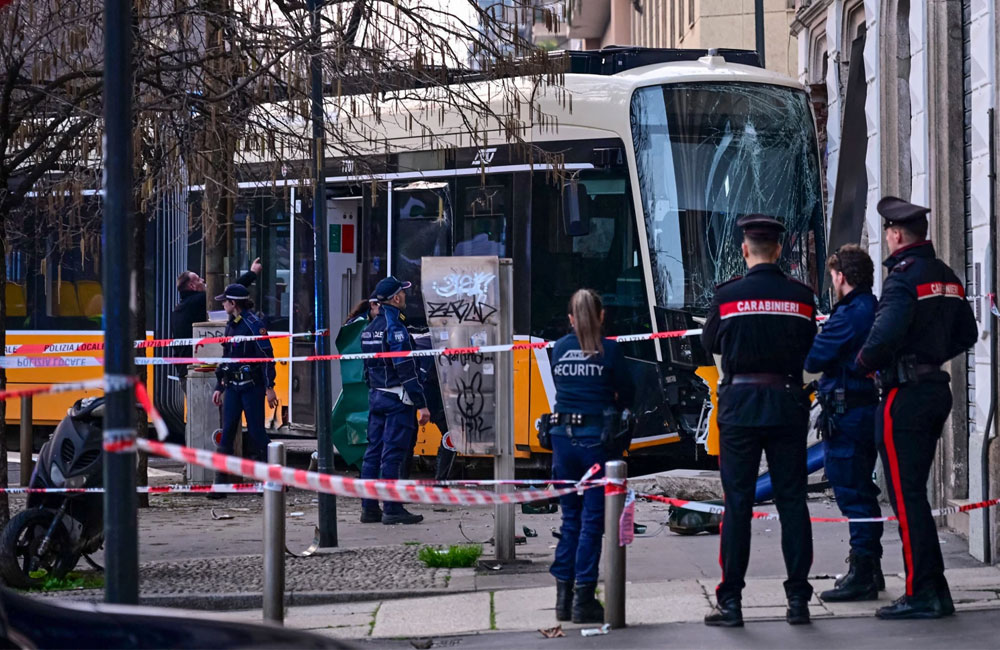 Milan tram derails and slams into a building, killing two people