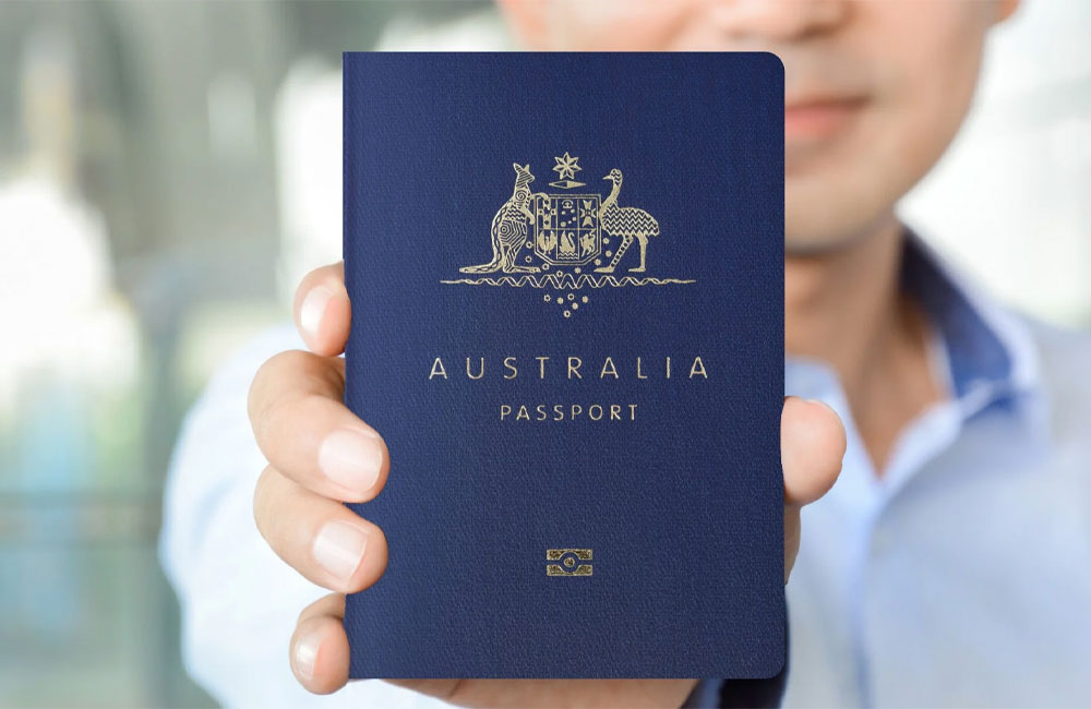 Australia bans citizen trying to return from IS camp in Syria