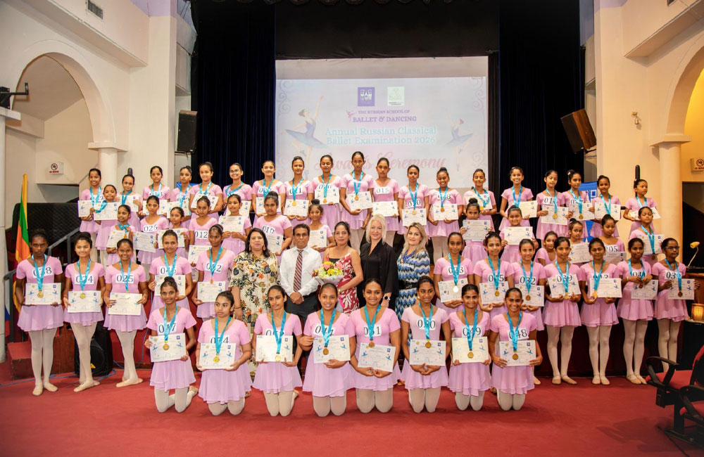 Over 1,600 dancers complete record-breaking Russian ballet examination