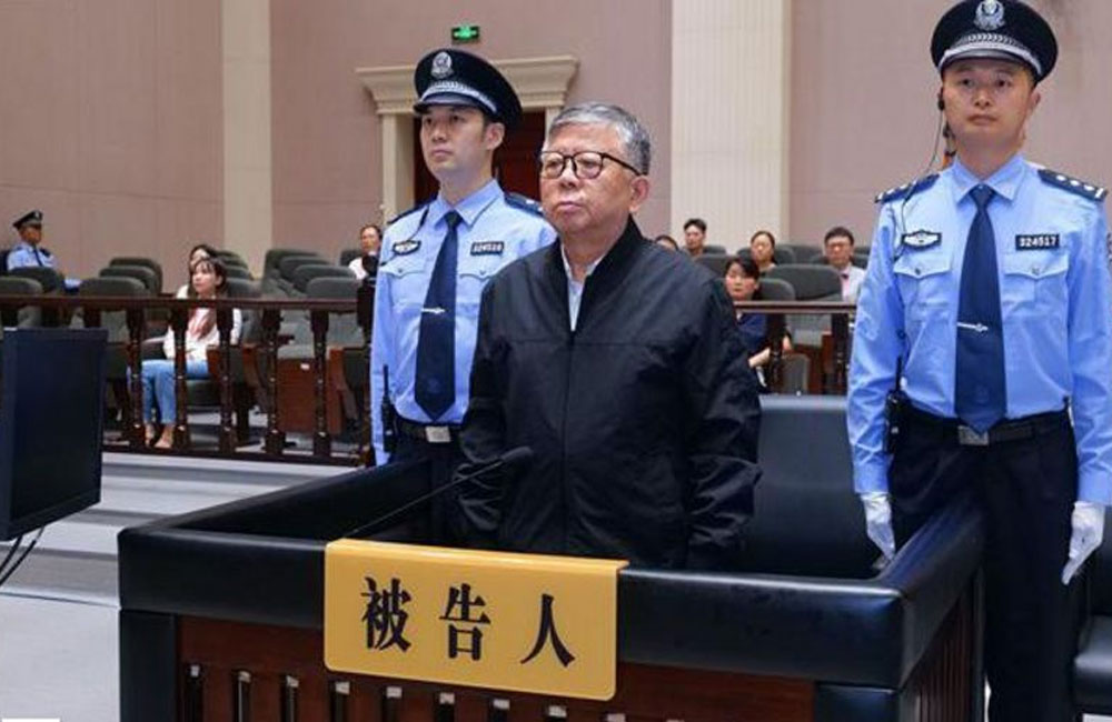 China sentences official to death for taking $325m in bribes