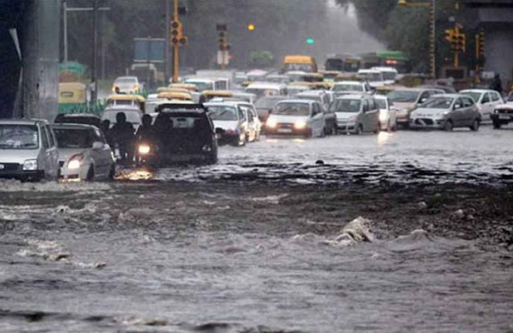 Police Warn of Traffic Disruptions as Severe Weather Hits Colombo