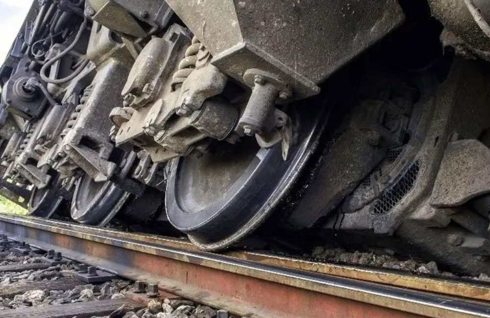 Train Services Disrupted on Upcountry Line Following ‘Podi Manike’ Derailment