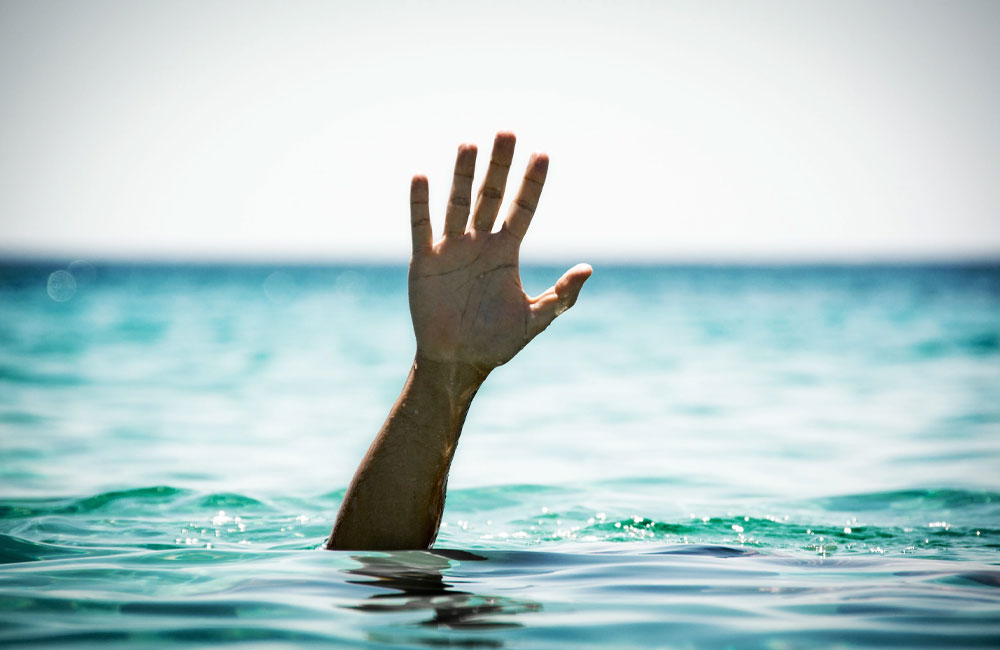Dutch Tourist Dies After Drowning at Nilaveli Beach 