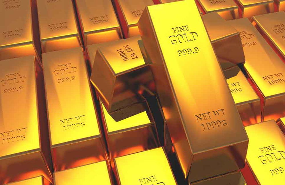 Gold rebounds, poised to cap off best year in over four decades