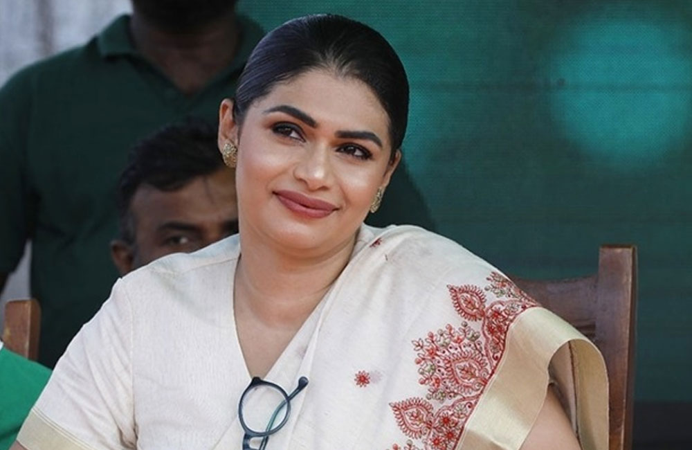 Hirunika denies links to alleged organised crime figure after CID questioning