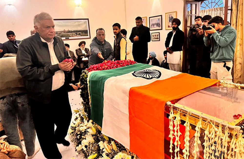 Ranil pays final respects to Former Indian PM Manmohan Singh in Delhi