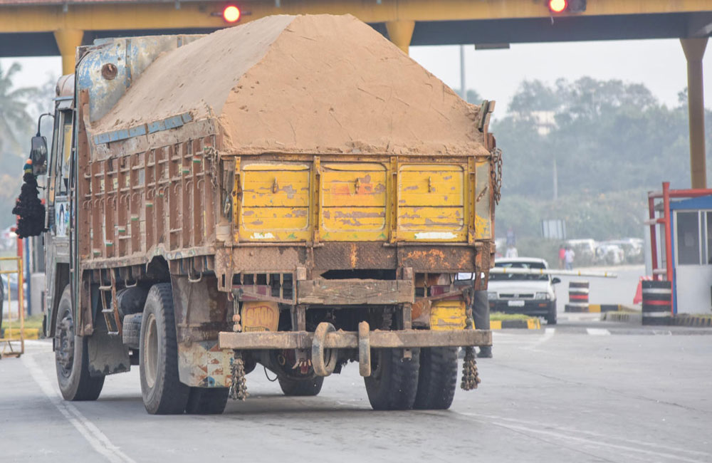 Mineral Sand Transportation Restricted During School Hours
