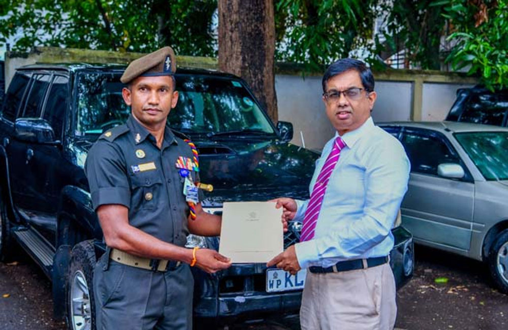 Presidential Secretariat donates 5 vehicles to rehabilitation centers for differently-abled war heroes