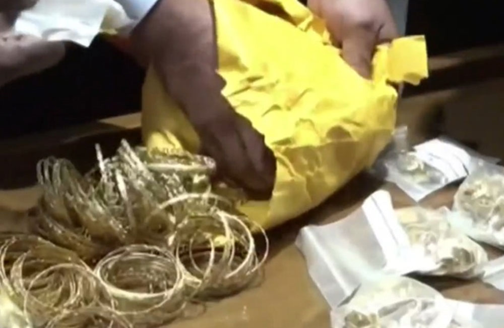 LTTE-Held Civilian Gold & Silver Handed Over to Police