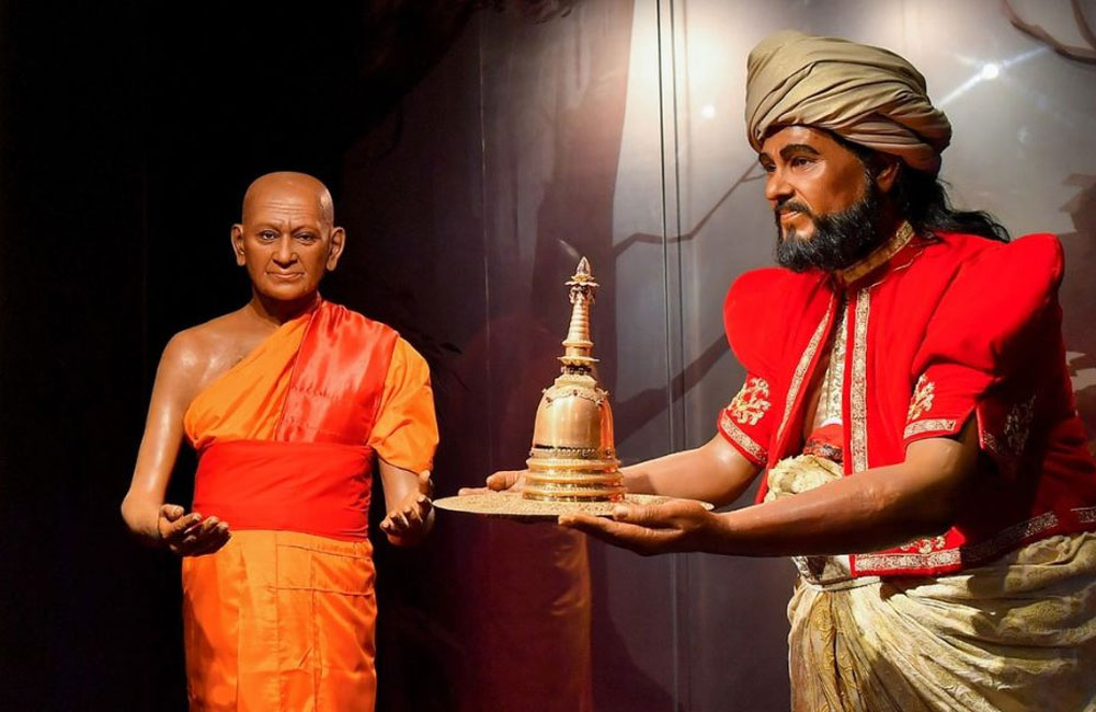 Lifelike Wax Figures Bring Kandyan History to Life