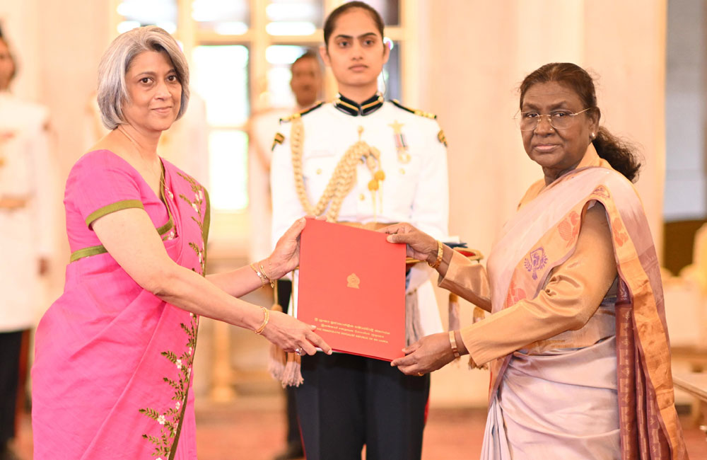 Mahishini Colonne presents credentials to Indian President