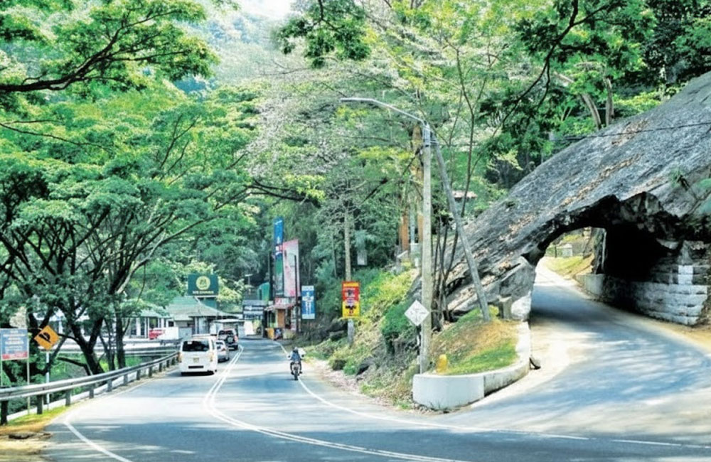 Pahala Kadugannawa section of Kandy–Colombo road partially reopened