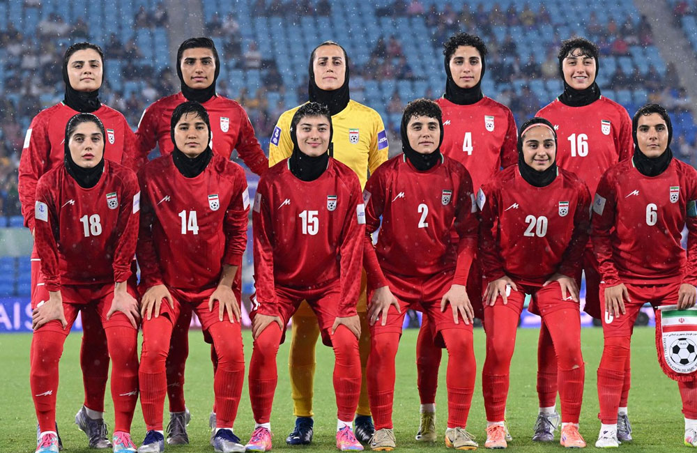 Three Iranian women footballers who sought asylum in Australia decide to return home