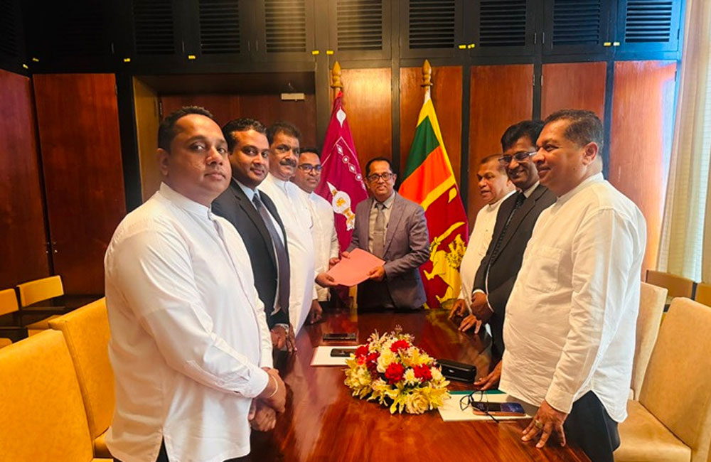 Opposition submits NCM against Justice Minister