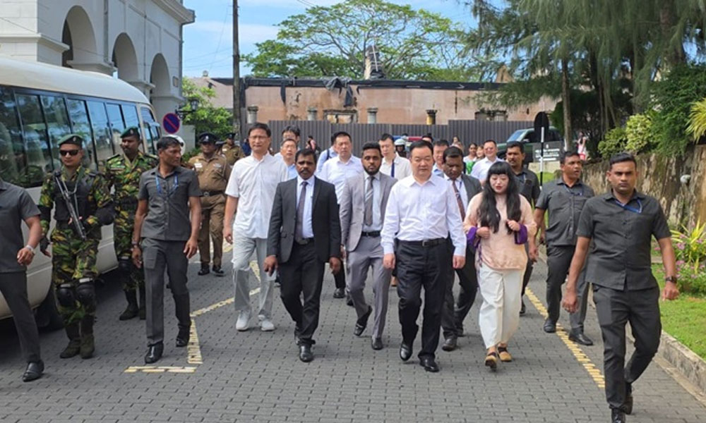 Chinese Official Wang Junzheng Conducts Observation Tour at Galle Fort