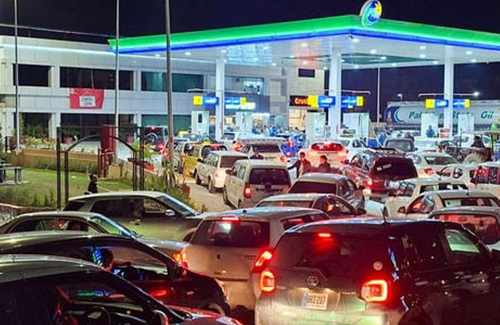 Pakistan raises fuel prices by 43%