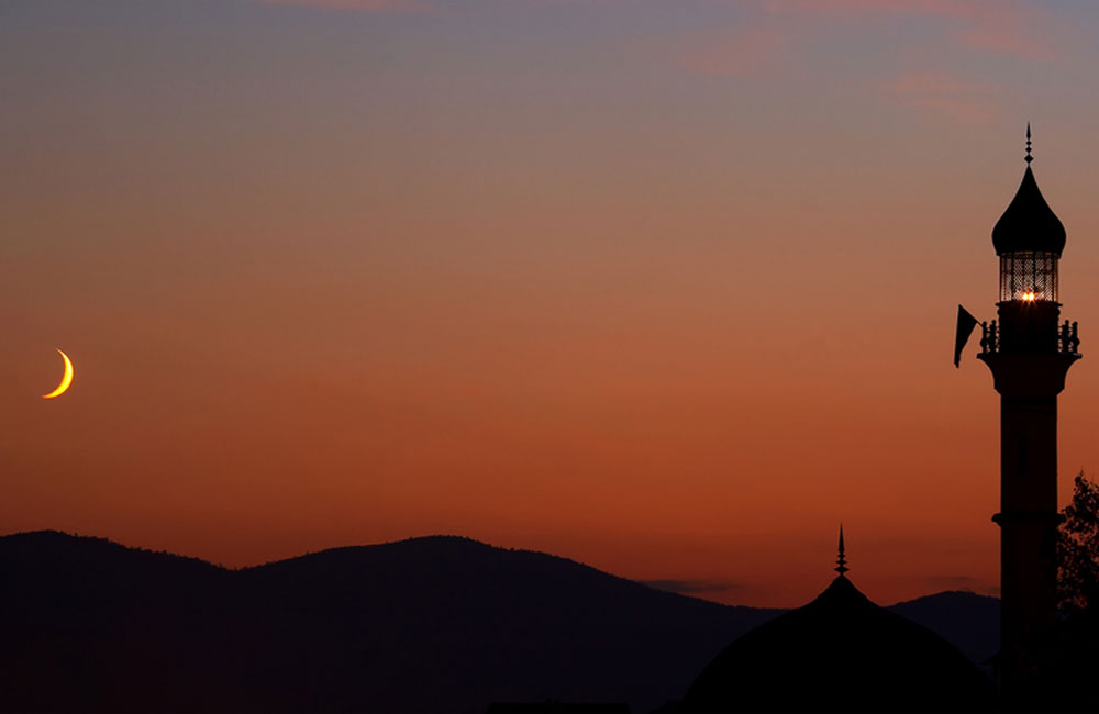 Ramadan Begins Across Muslim World as Moon-Sighting Dates Vary