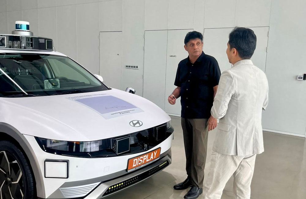 Sajith Premadasa Visits Hyundai Innovation Centre in Singapore to Explore Advanced Manufacturing