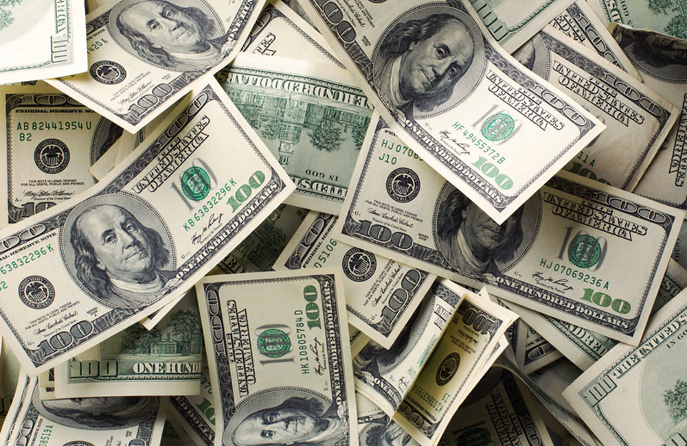 Sri Lankan Rupee Edges Lower Against US Dollar at Commercial Banks