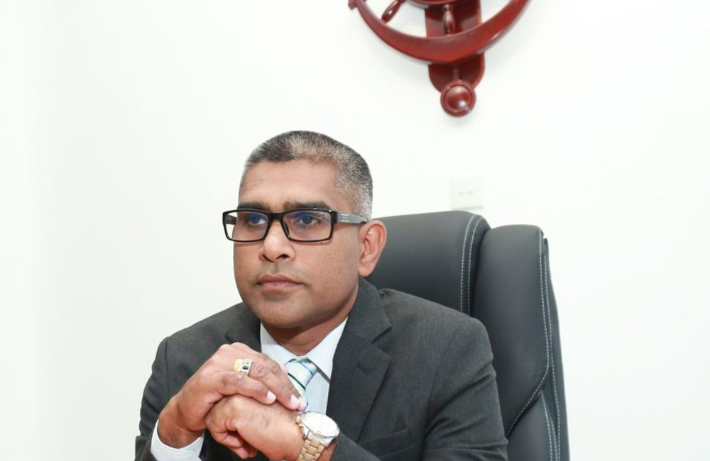 Boxing head living overseas: Sri Lanka in utter chaos